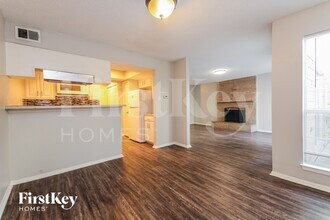 2933 Southern Cross Dr in Garland, TX - Foto de edificio - Building Photo