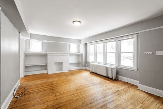 3372 N Downer Ave in Milwaukee, WI - Building Photo - Building Photo
