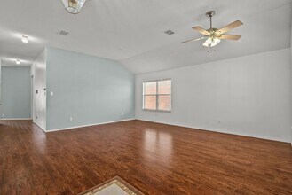 304 E Clover Park Dr in Fort Worth, TX - Building Photo - Building Photo