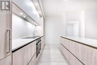 15-515 Mercer St in Toronto, ON - Building Photo - Building Photo