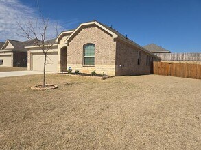 1209 Dragon Wy in Azle, TX - Building Photo - Building Photo
