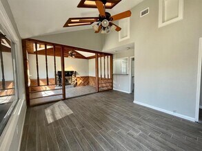 1009 Longley St in South Houston, TX - Building Photo - Building Photo