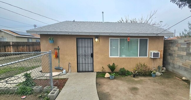 property at 915 30th St