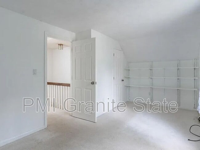 property at 3 Duckford Cir