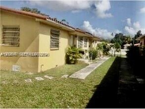 8940 NE 2nd Ave in El Portal, FL - Building Photo - Building Photo