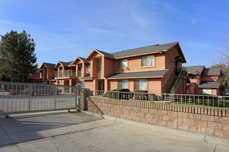 Mayberry Colony Apartments in Hemet, CA - Building Photo - Building Photo