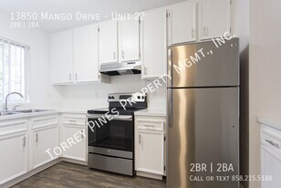 13850 Mango Dr in Del Mar, CA - Building Photo