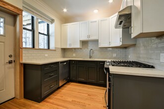3715 N Fremont St, Unit 1 in Chicago, IL - Building Photo - Building Photo