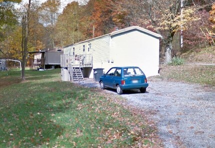 878 Bethel Church Rd in Maidsville, WV - Building Photo