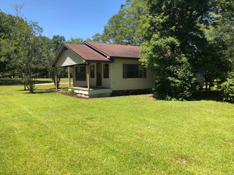 134 Liberty Rd in Picayune, MS - Building Photo