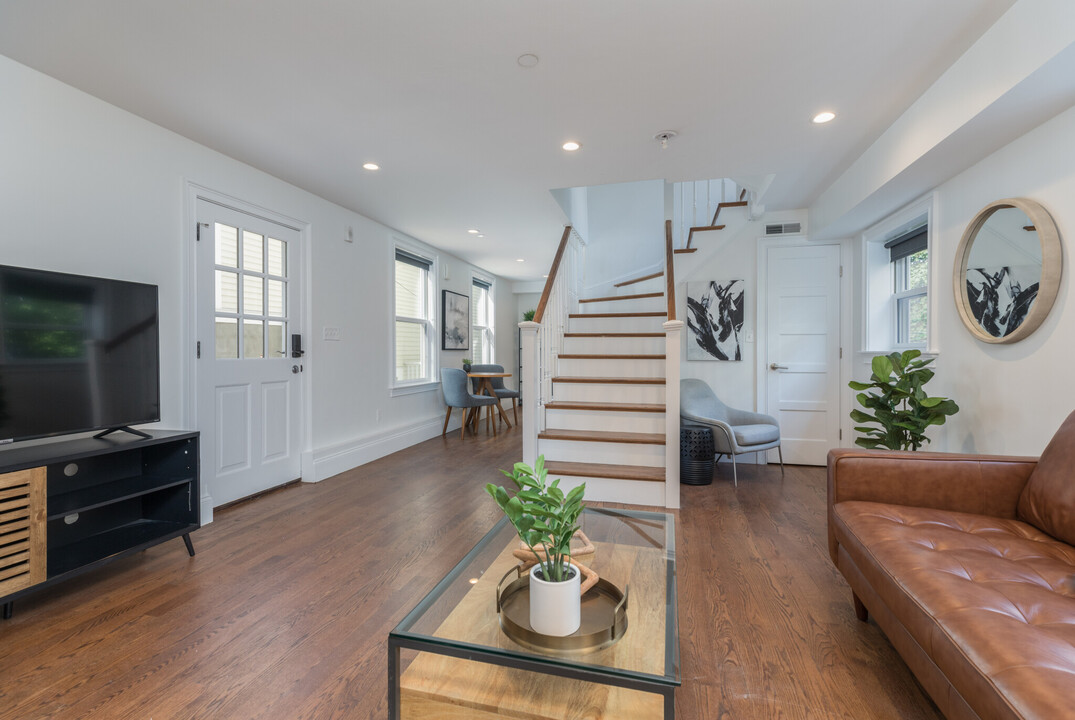 117 Centre St, Unit #2 in Boston, MA - Foto de edificio