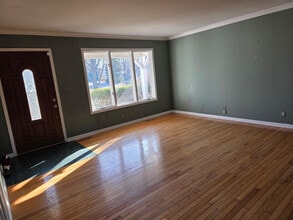 1860 Chandler Ave in St. Charles, IL - Building Photo - Building Photo