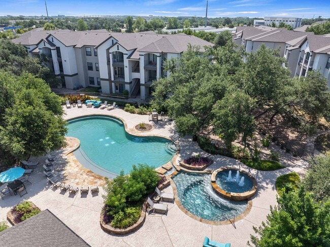 Lakeline Villas in Cedar Park, TX - Building Photo - Building Photo