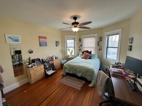 332 Beacon St, Unit 2 in Somerville, MA - Foto de edificio - Building Photo