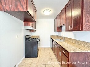 10206 Independence Ave in Los Angeles, CA - Building Photo - Building Photo