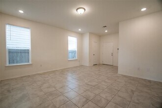 6412 Carriage Pines Dr in Austin, TX - Building Photo - Building Photo