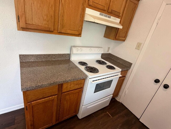 property at 1003 Waverly Dr
