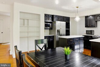 20 Lakeside Ln in Washington Township, NJ - Building Photo - Building Photo