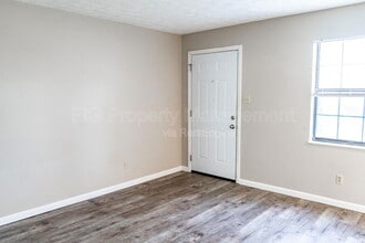 129 Hillcrest Dr in Knoxville, TN - Foto de edificio - Building Photo