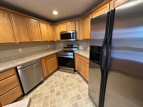 704 NE Breezy Way in Albany, OR - Building Photo - Building Photo