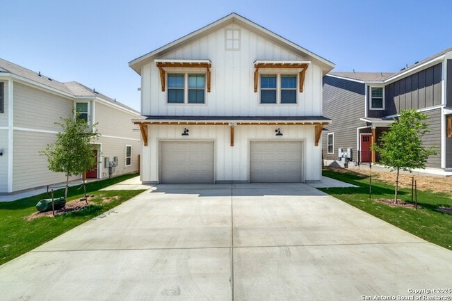 7557 Briarwood Pass, Unit 042-407 in San Antonio, TX - Foto de edificio - Building Photo