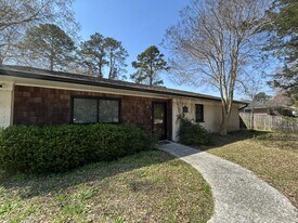 405 Kingston Rd in Wilmington, NC - Building Photo