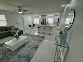 440 Saxony Ln in Delray Beach, FL - Building Photo - Building Photo