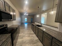 5526 Kemper St, Unit 101 in Lubbock, TX - Building Photo - Building Photo