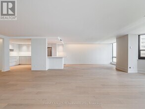 1166 Bay St. in Toronto, ON - Building Photo - Building Photo