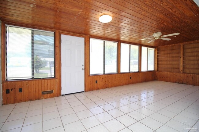 86 S Madison Dr in Pensacola, FL - Building Photo - Building Photo