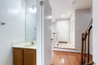 38 Tudor Ct in Timonium, MD - Building Photo - Building Photo