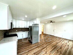 5721-5723 Tilden Ave in Los Angeles, CA - Building Photo - Building Photo