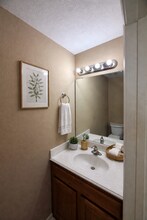 21479 W Wallis Dr in Porter, TX - Building Photo - Building Photo