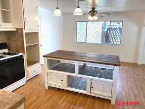 1000 Highmoor Ave in Bakersfield, CA - Building Photo - Building Photo