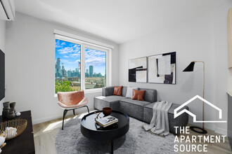 628 N May St, Unit 512 in Chicago, IL - Building Photo - Building Photo
