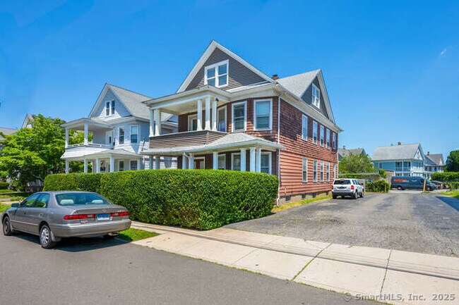 60 King St in Bridgeport, CT - Building Photo - Building Photo