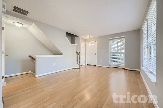 8301 Water Lily Way in Laurel, MD - Foto de edificio - Building Photo