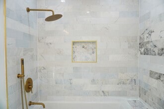 1120 S Barrington Ave in Los Angeles, CA - Building Photo - Building Photo