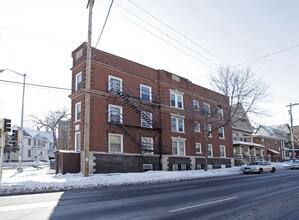 222 N Hamilton St in Madison, WI - Foto de edificio - Building Photo