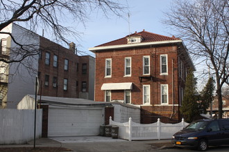 900 Arnow Ave in Bronx, NY - Building Photo - Building Photo