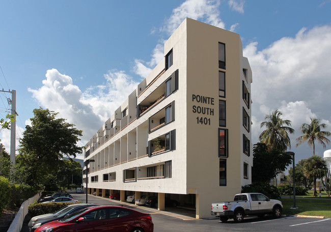 Pointe South in Boca Raton, FL - Foto de edificio - Building Photo