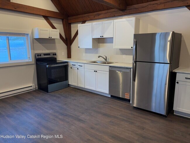 3559 NY-32 in Saugerties, NY - Building Photo - Building Photo