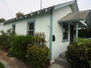 4833-39 Del Monte Ave in San Diego, CA - Building Photo - Building Photo