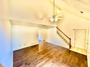 2453 Prescott Ln in Lexington, KY - Building Photo - Building Photo
