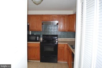 4655 Whitaker Pl in Woodbridge, VA - Building Photo - Building Photo
