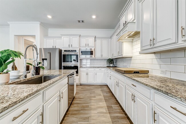 property at 29527 Huntswood Trail Ln