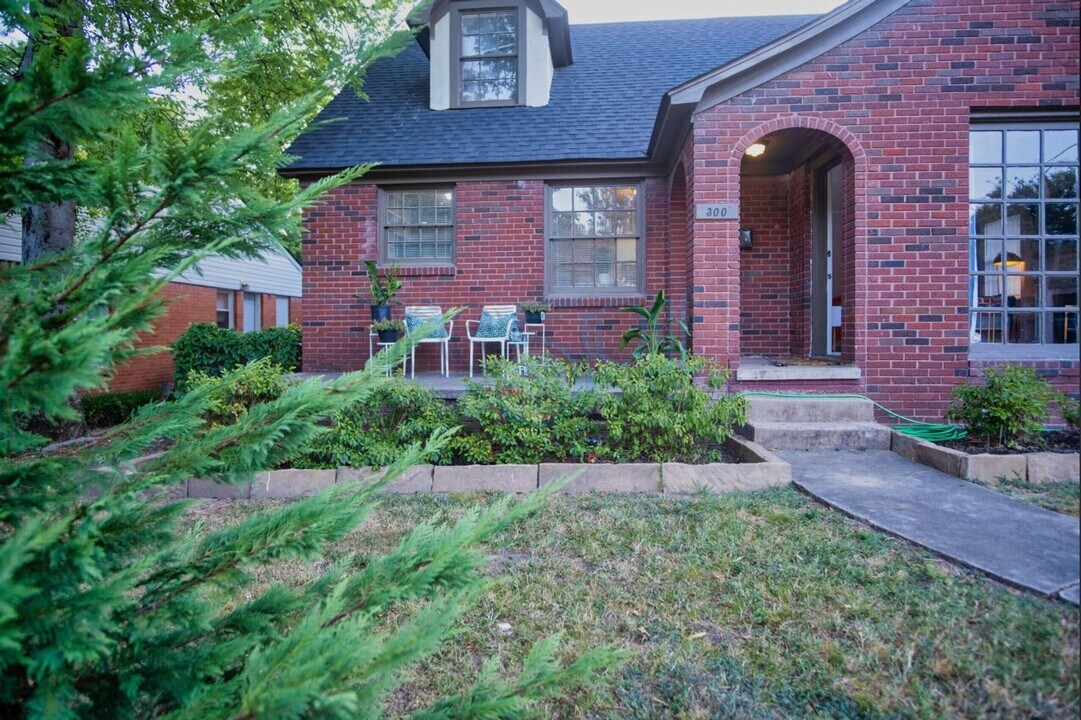 300 S Valentine St in Little Rock, AR - Building Photo