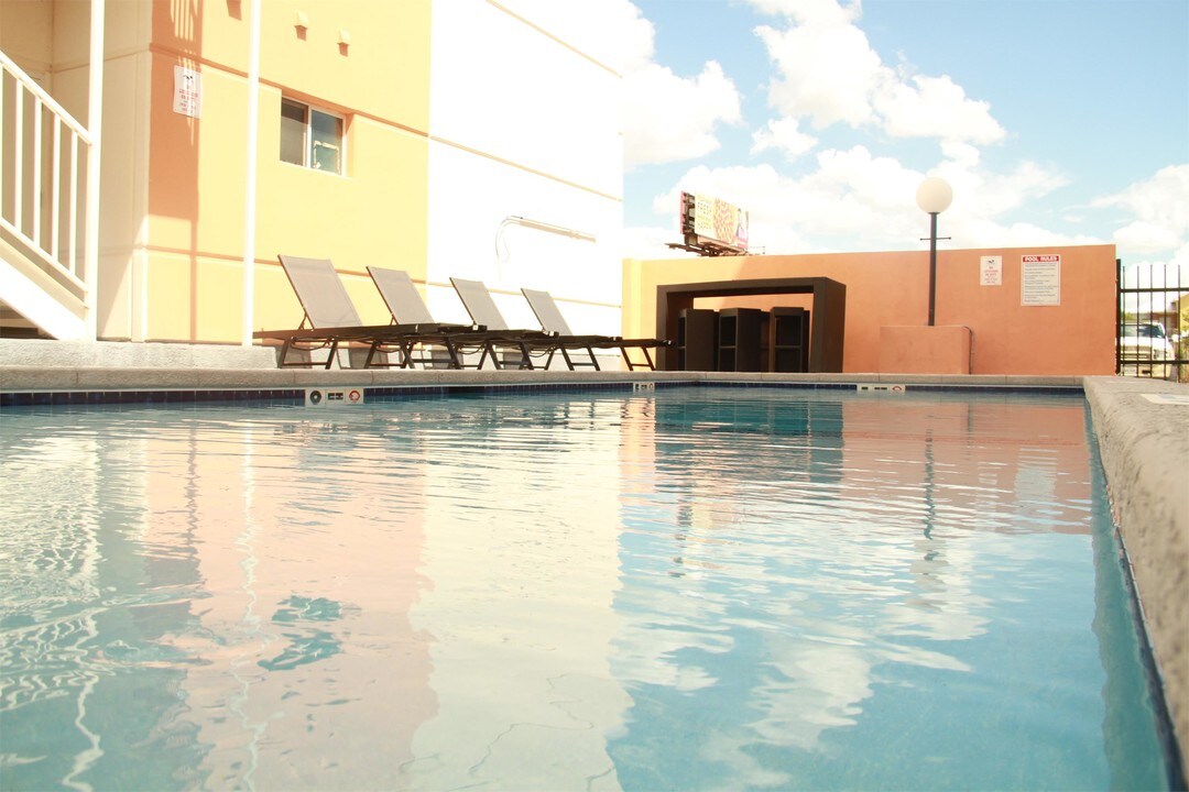 502 Shiloh Dr in Laredo, TX - Foto de edificio