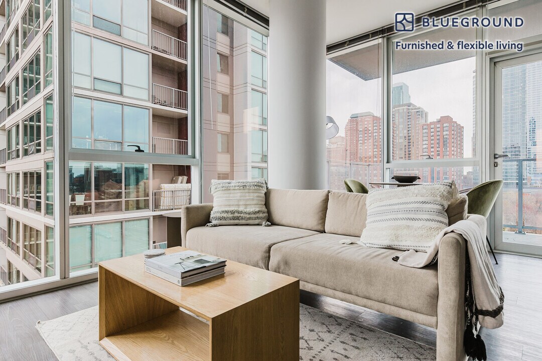 1000 S Clark St, Unit FL8-ID1226 in Chicago, IL - Building Photo