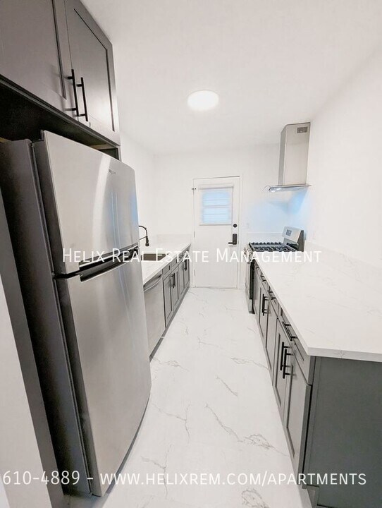 1728 N Sierra Bonita Ave in Pasadena, CA - Building Photo